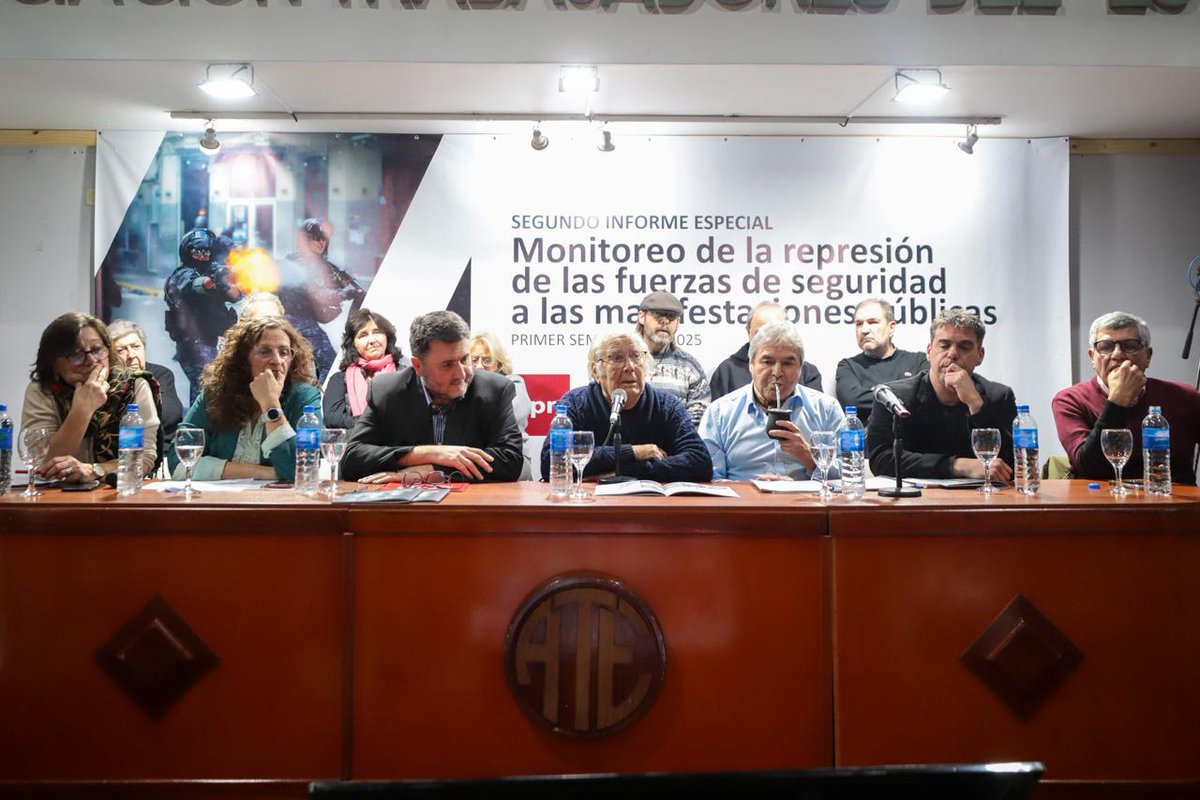 rodoaguiar's tweet image. AHORA!!
EN 2025 SE DUPLICARON LOS HECHOS DE REPRESIÓN DEL 2024!!
EN LA ARGENTINA QUIEREN PRIVATIZAR TODO PERO AL MIEDO LO ESTATIZARON!!
Tenemos que destacar que la Comisión Provincial por la Memoria haya presentado su Informe Semestral sobre la Represión en la Sede de ATE. Si…