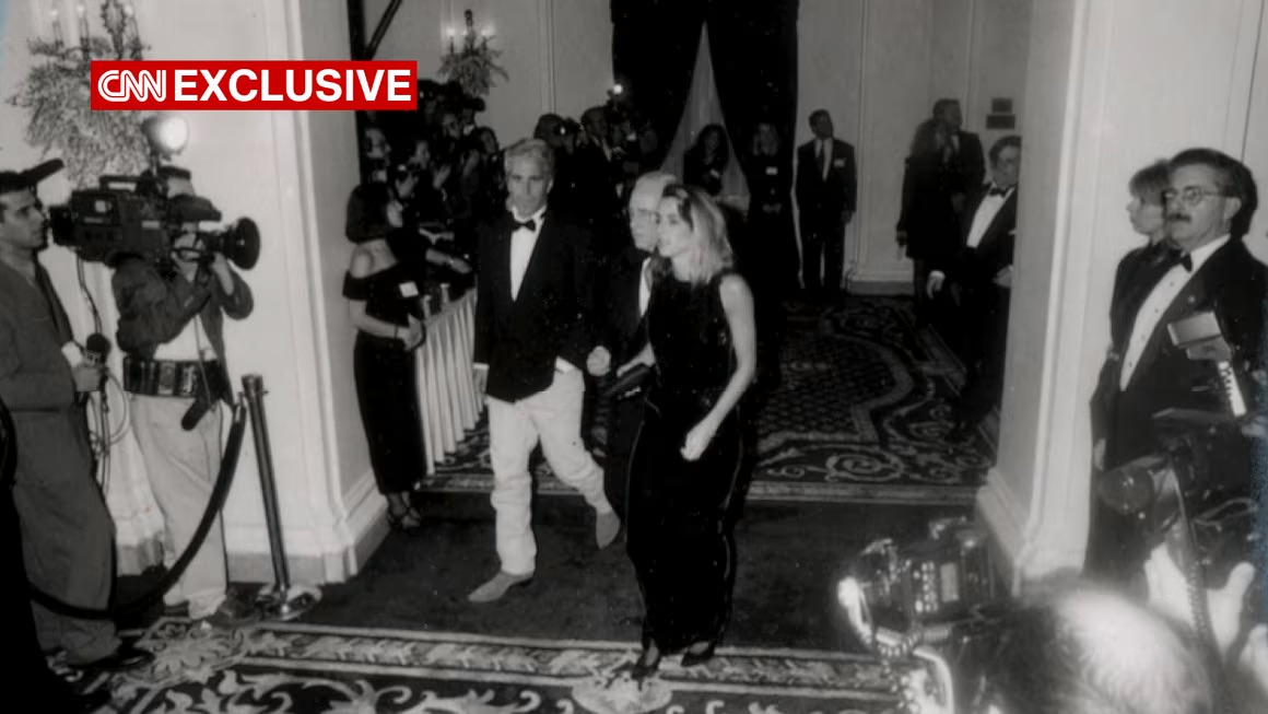 KyleKulinski's tweet image. NEW IMAGES EMERGE OF EPSTEIN AT TRUMP'S WEDDING IN 1993 - CNN