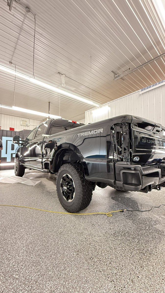 Drive_Protected's tweet image. Big black F-250 Platinum in the shop for a TON of Defense+ PPF. Disassembly done, time to wrap!