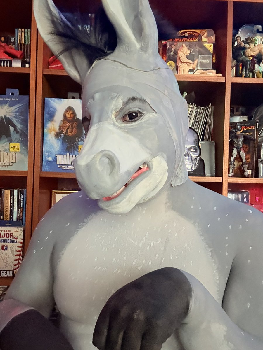 I had an awesome time doing re-creating this cosplay of donkey from Shrek. He’s definitely on my favorite cosplays. He came to life thanks to <a href="/NorthFurFX/">NorthFur FX</a> awesome horse/donkey press, muzzle, and donkey ears. I hope you enjoy him . #donkey #shrek #northfurfx #bodypaint #makeup