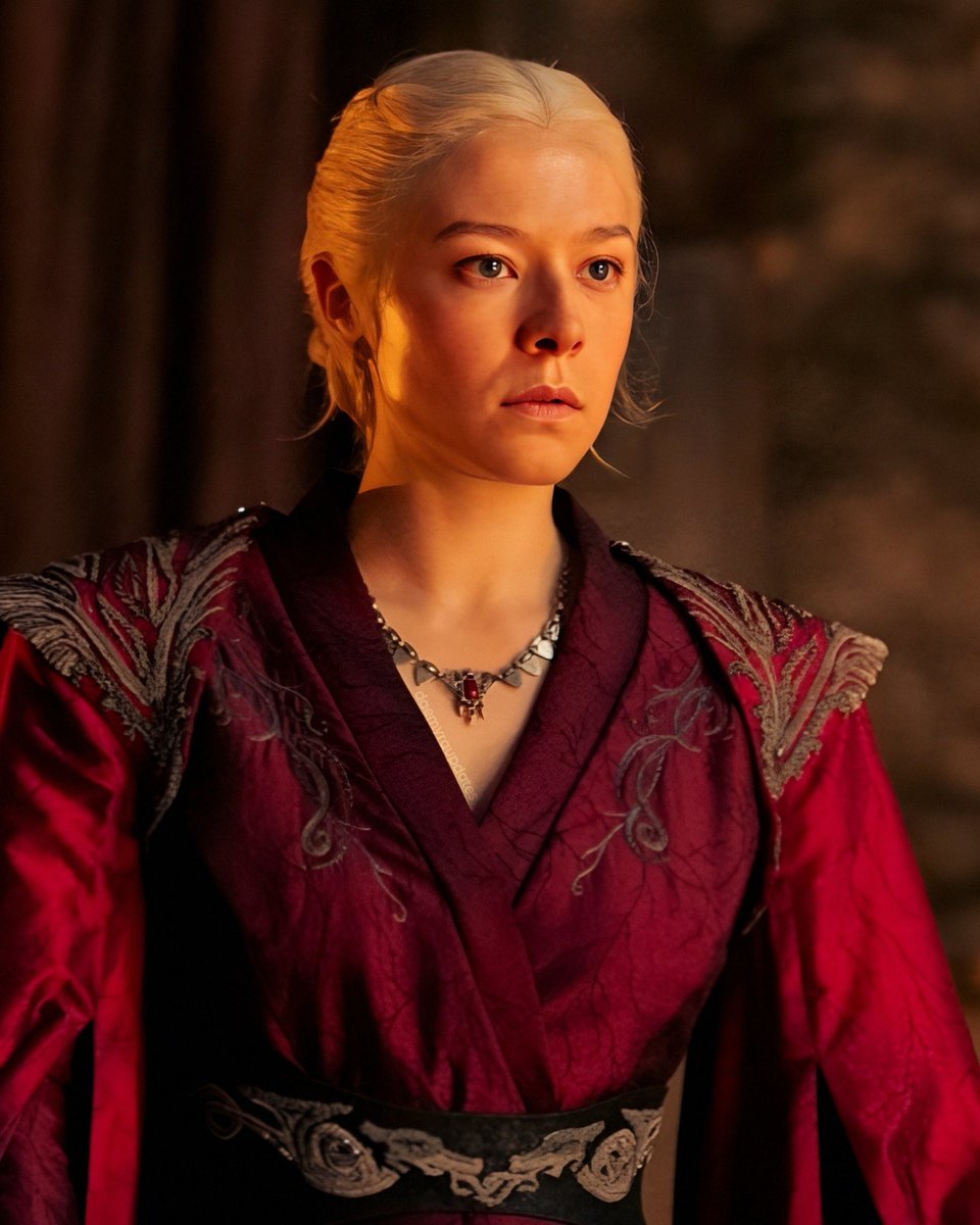 Targ_Nation's tweet image. whoever in the hbo casting department was responsible for hiring them deserves to get their ass ate every day