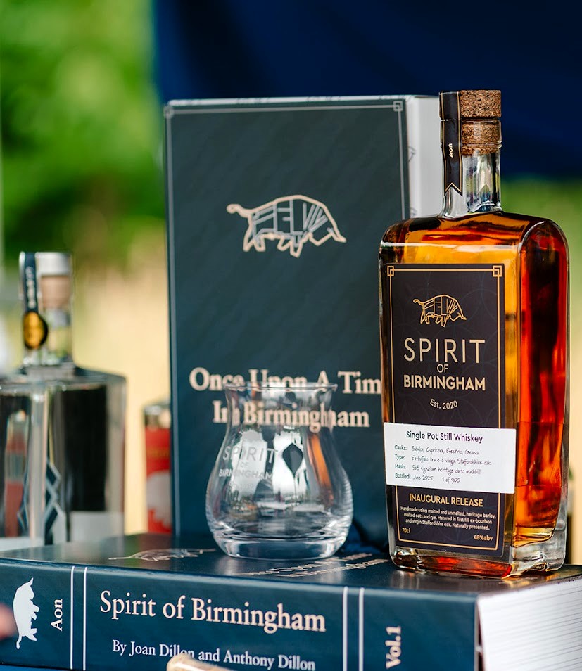 IndependentBham's tweet image. The fantastic @SpiritofBrum have just launched Brum's first ever whisky called 'Aon' - only 900 bottles are available and each bottle is a delicious piece of Brum history. Grab yours now at: spiritofbirmingham.co.uk/our-shop/ols/p… before they're all snapped up.