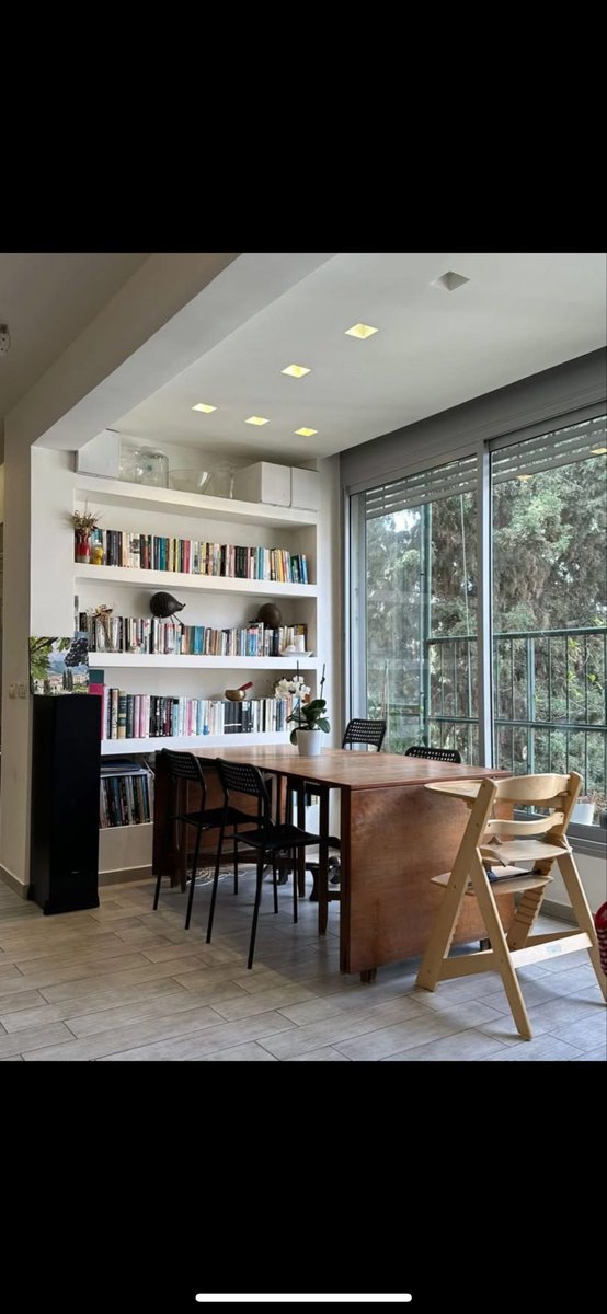 Betar_USA's tweet image. 🏙️ Dream Apartment in Tel Aviv – Perfect for NYC & London Expats 🇺🇸🇬🇧
Looking for your next home in Tel Aviv? This fully furnished, designer-renovated 3-room apartment in the Old North (near Rabin Square) offers the perfect blend of luxury, comfort, and location.
💸…