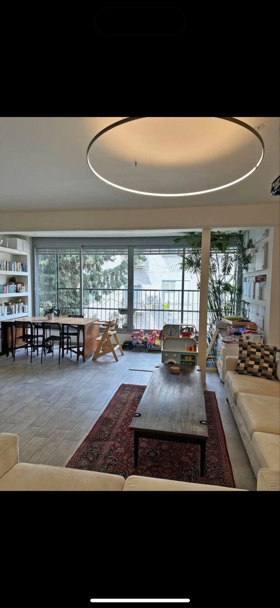 Betar_USA's tweet image. 🏙️ Dream Apartment in Tel Aviv – Perfect for NYC & London Expats 🇺🇸🇬🇧
Looking for your next home in Tel Aviv? This fully furnished, designer-renovated 3-room apartment in the Old North (near Rabin Square) offers the perfect blend of luxury, comfort, and location.
💸…