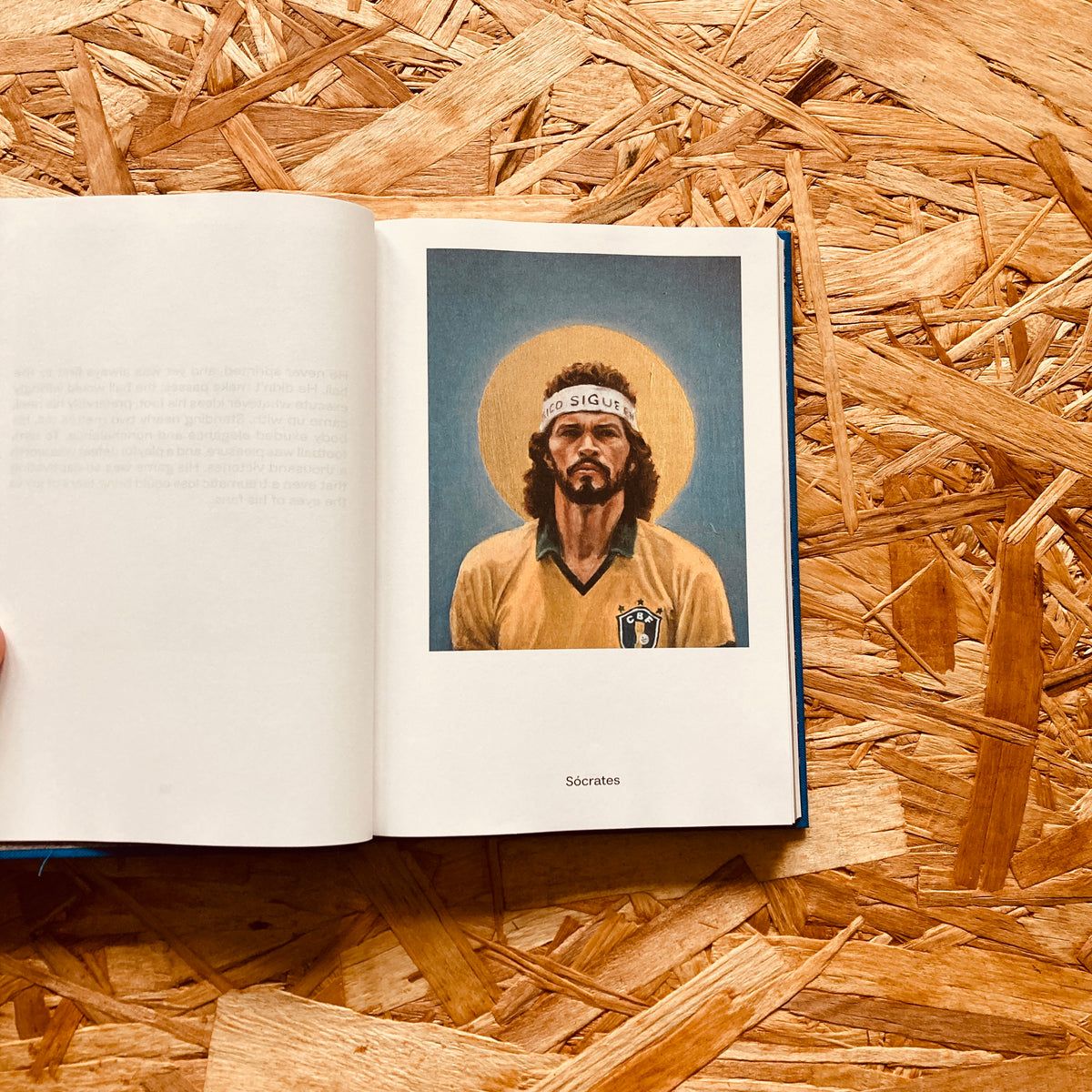 StanchionBooks's tweet image. πππππππ | ICONS: A DICTIONARY OF CANONISATIONS by @daviddiehl_art
Tells the story of a series of paintings that thematically play on the pitch that in recent decades the Church has increasingly had to cede to football
π stanchionbooks.com/products/iconsβ¦