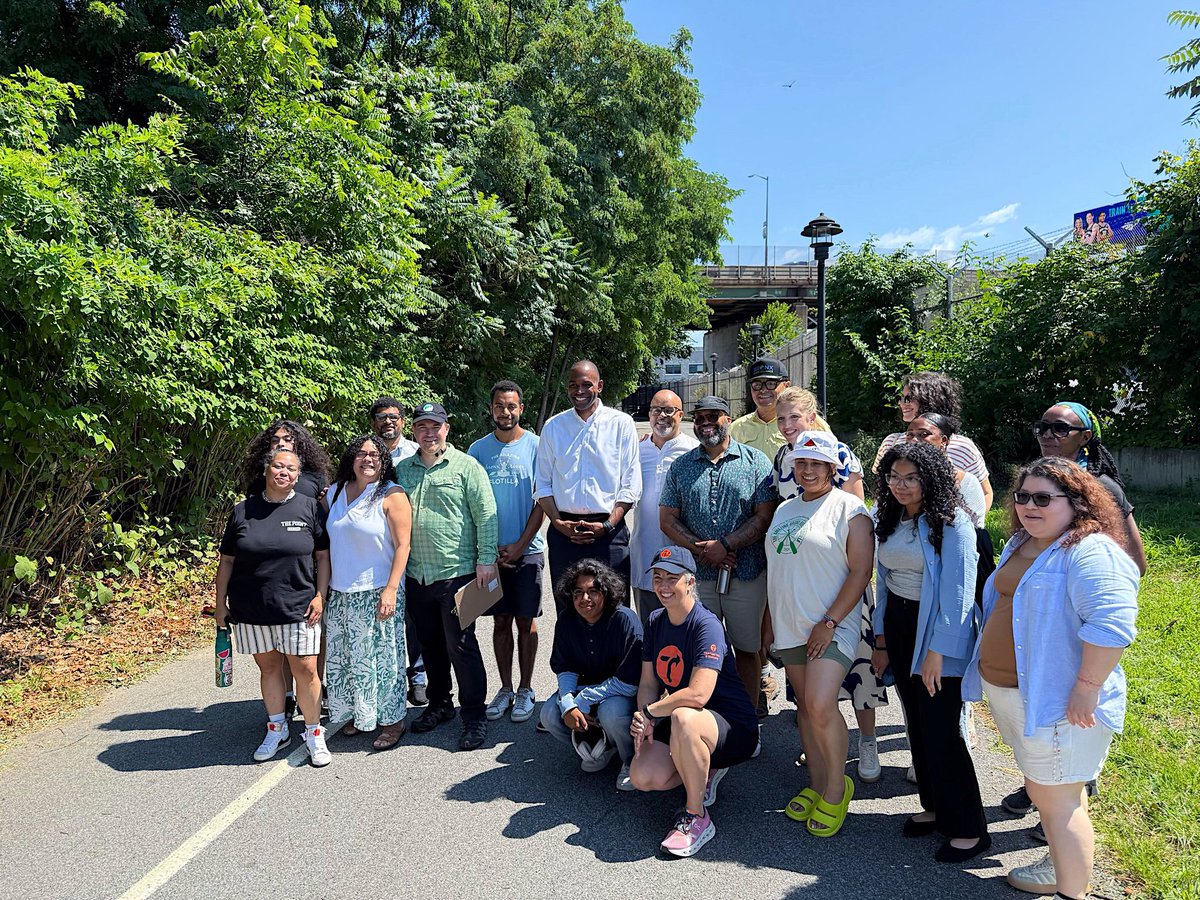 DelgadoforNY's tweet image. Visited the Bronx River Alliance this morning to learn about their work and hear community concerns around the Cross Bronx Expressway expansion.
We must meet New Yorkers where they are — only then can we build real solutions with them, not for them.