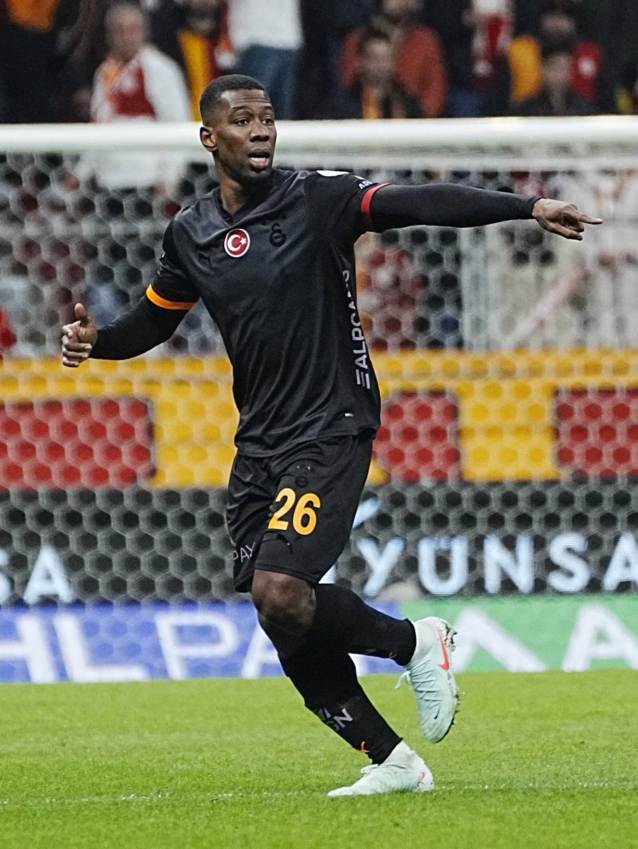 marcobiancoo's tweet image. 🚨🔴⚪️ Carlos Cuesta has now opened talks with Feyenoord!
Negotiations have just started — still early stages but Cuesta is open to the move. 🇨🇴
Let’s see how the next days develop.
#Feyenoord
