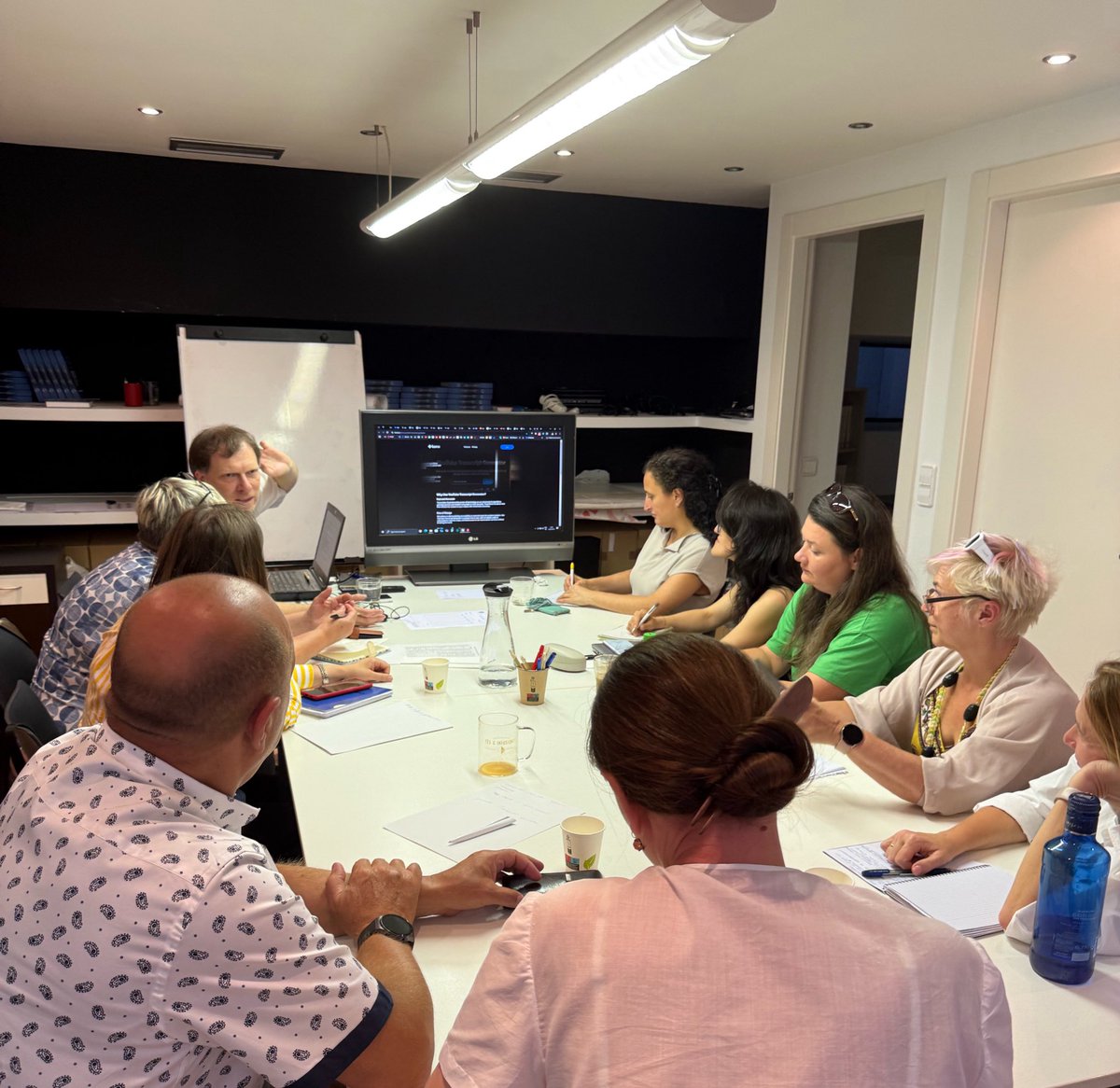 Aplicaciones prácticas de IA en la búsqueda de empleo, descubriendo herramientas que ayudan desde la creación de currículums hasta la preparación de entrevistas y la identificación de oportunidades laborales actuales y futuras

#empleo #bizkaia #talentoucraniano #talentomigrante