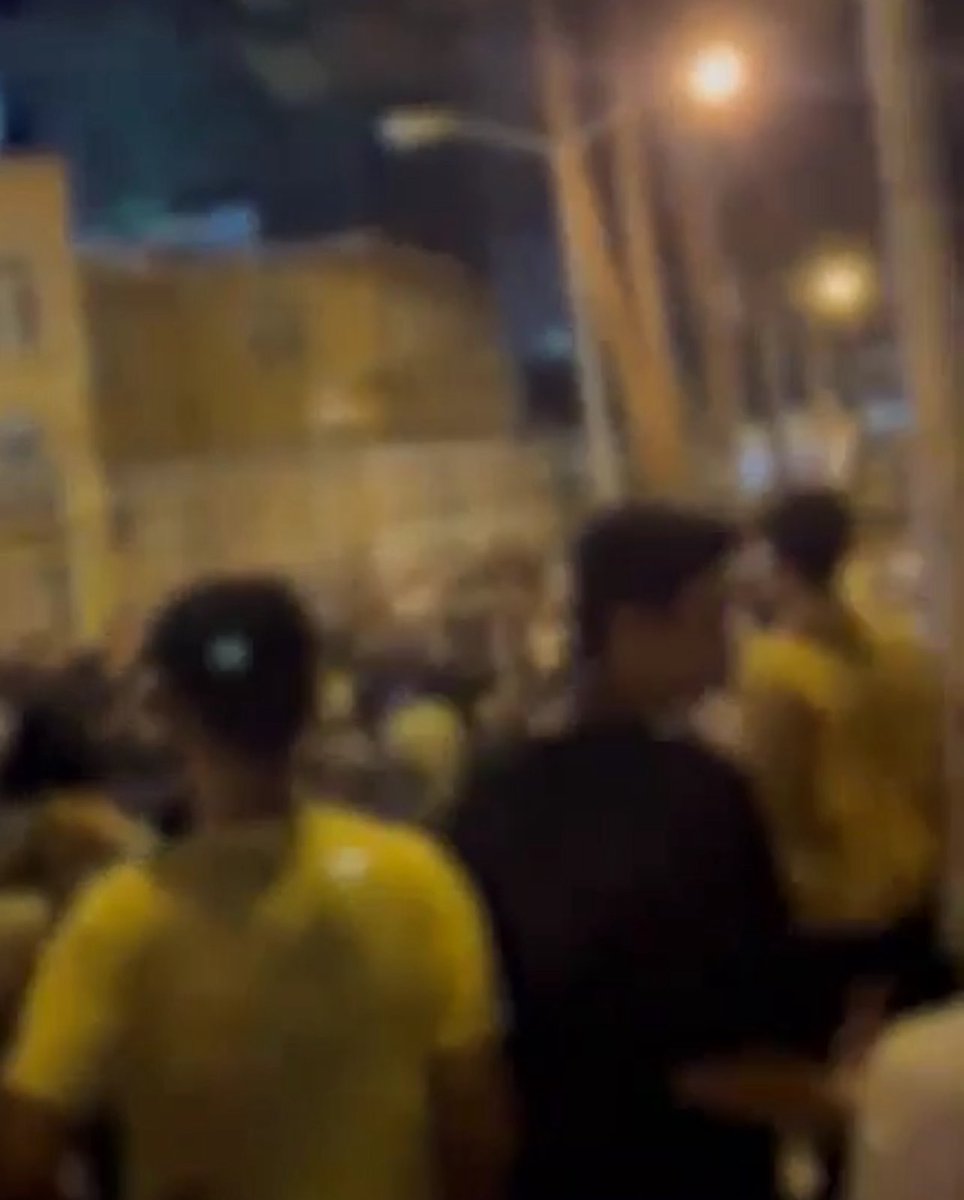 RojanAzadi2's tweet image. اینجا سبزوار
هموطنان به خیابان ها آمده اند و برای بی آبی و بی برقی اعتراض میکنند و جمعیت در حال زیاد شدن است.
#همكارى_ملى
#MIGAwithPahlavi