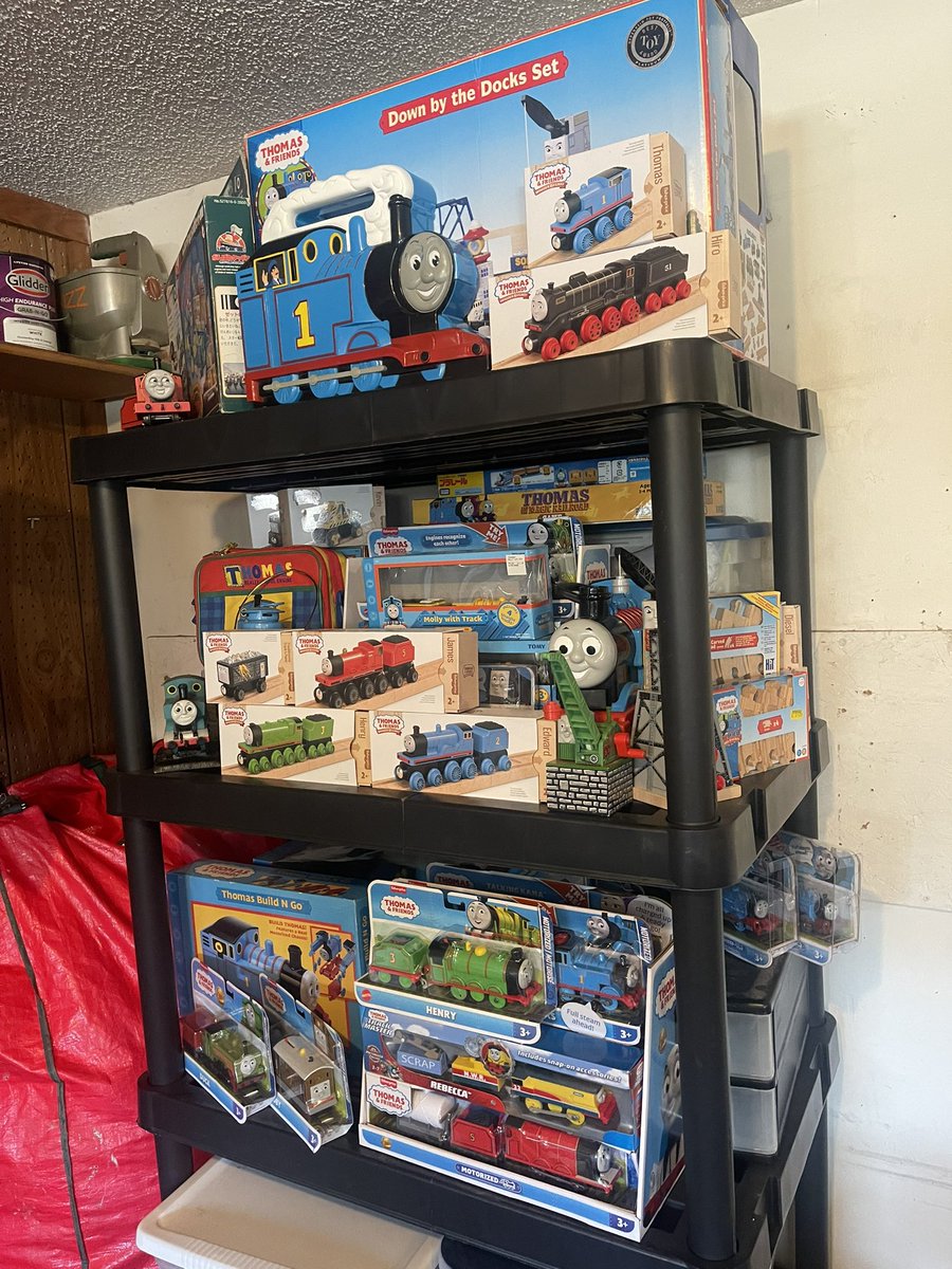 HTJTMattTTTE's tweet image. Cleaning out the garage and working on my train display.