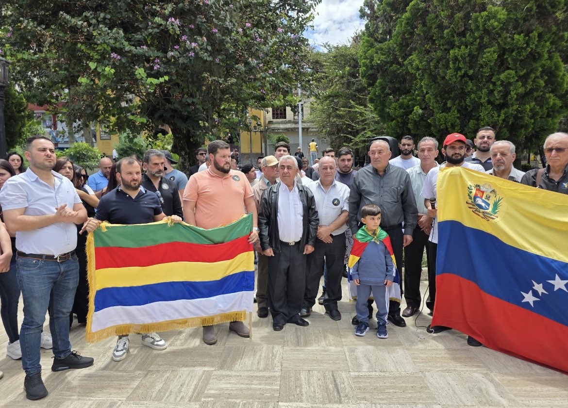 Riri5555H's tweet image. A solidarity stand by the Druze in several states in the US, Brazil, and Venezuela with our people in Suwayda. 🇸🇨🇺🇸🇧🇷🇻🇪