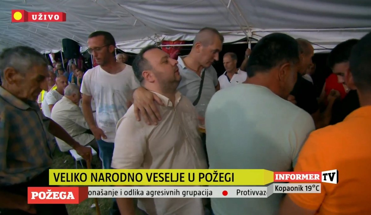 CharlieWafflees's tweet image. Gde su žene?