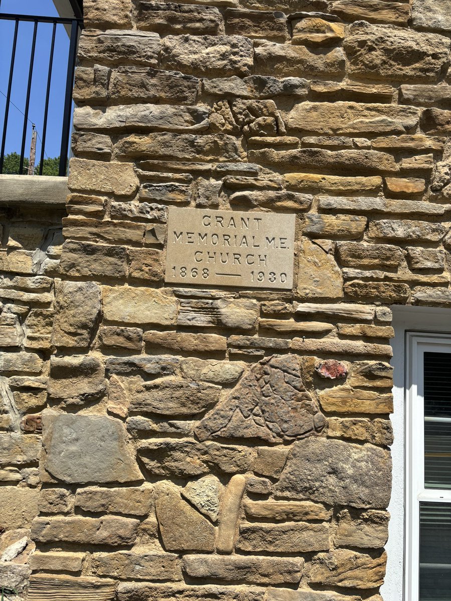 DigitalMRE's tweet photo. I went out to study for a bit and to get some inspiration before finishing up my field work for the day.
Studying President Grant’s leadership has been influential and important for my American Leadership Studies. #ALSE https://t.co/Vo5xkFXXta