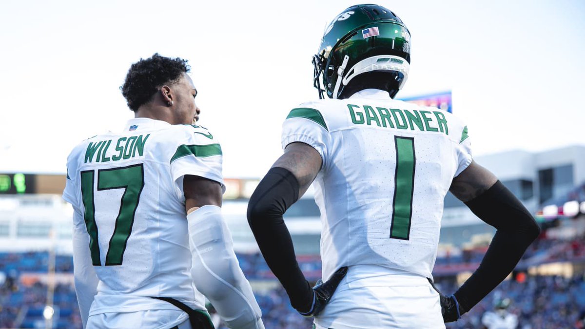 jasrifootball's tweet image. Classy move by Sauce Gardner:
Sauce revealed that he got his contract on the same day that Garrett Wilson got his, but didnβt want to sign it because he wanted Wilson to have all the attention. He waited, and then signed.
Respect.
(h/t: @Connor_J_Hughes)