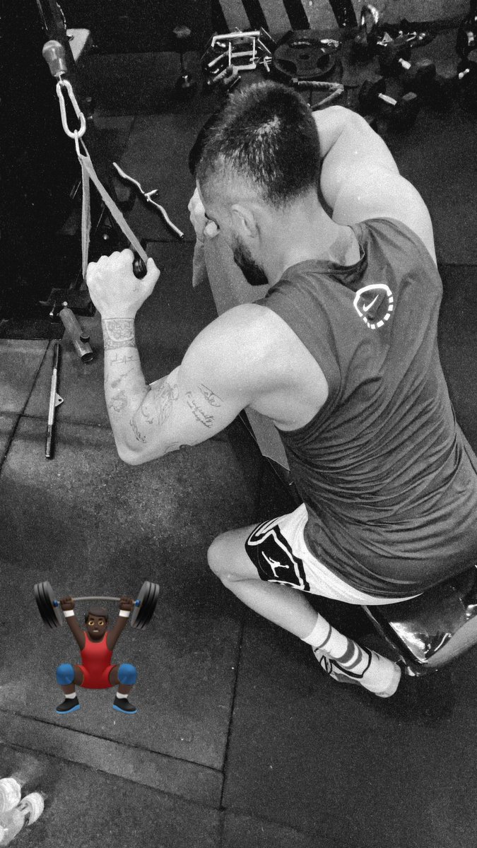 Sepghobadi's tweet photo. Zur bezan 🏋🏿‍♂️😒 https://t.co/4EjfrLgArI