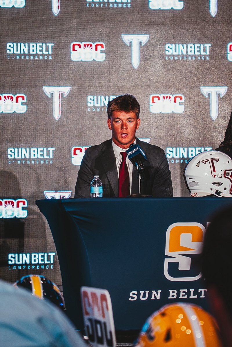 TroyTrojansFB's tweet image. 𝗢𝗻 𝘁𝗵𝗲 𝗠̳ 𝗔̳ 𝗜̳ 𝗡̳ 𝘀𝘁𝗮𝗴𝗲.