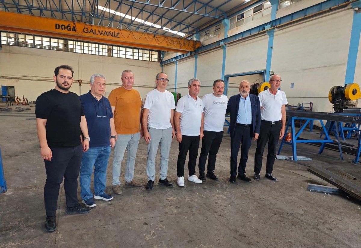 Organize Sanayi Bölgesi Başkan Vekilimiz Felat Gökdemir, Yönetim Kurulu Üyemiz Kamuran Azizoğlu, Diyarbakır Ticaret ve Sanayi Odası Başkanı Mehmet Kaya ile Müteşebbis Heyet Üyemiz Abidin Kakdaş, Organize Sanayi Bölgemizde faaliyet gösteren Doğa Galvaniz firmasını ziyaret ettiler.