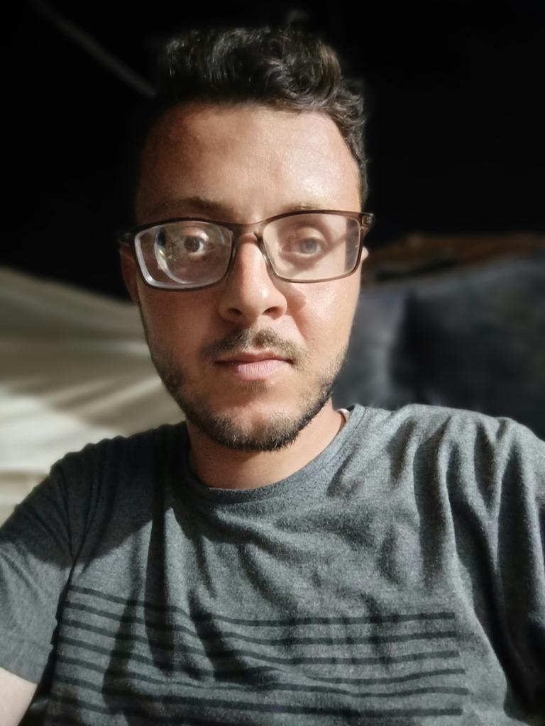 ahmedshameya995's tweet image. Please Retweet, I really have no food.
I’m Ahmed from Gaza. I lost my Eye, my Work, we are facing difficult times. With no access to food and water, I have no other choice. We're hungry, If you can help, even if $1 can help me buy food for my family. 👇🏻
paypal.me/ahmedshamia