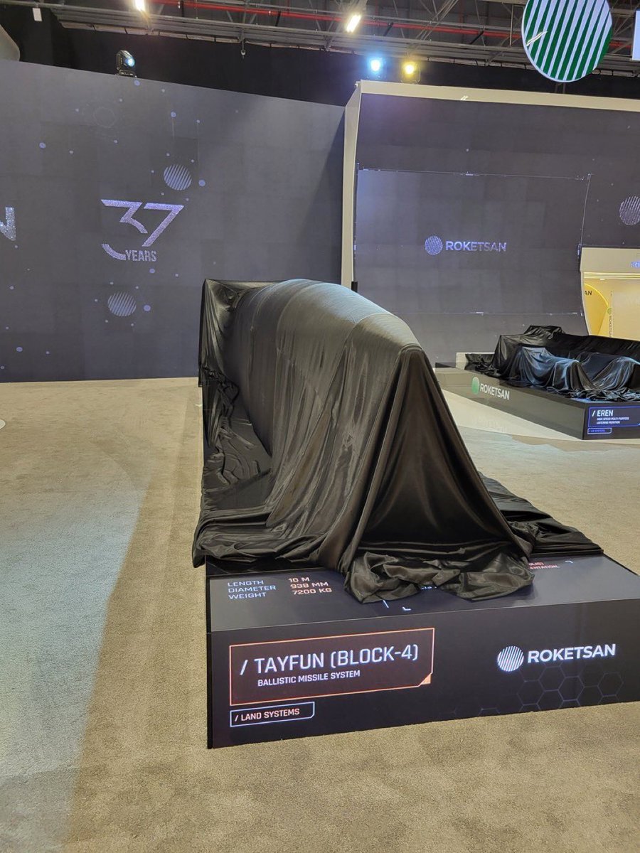GreekReporterr's tweet image. Turkey has unveiled the TAYFUN Block-4 its first long-range hypersonic ballistic missile, marking a clear escalation in its regional armament efforts.
▪️ Length: 10 m
▪️ Diameter: 938 mm
▪️ Weight: 7.2 tons
▪️ Range: 800 km
#Athens must remain on high alert: #Ankara’s…