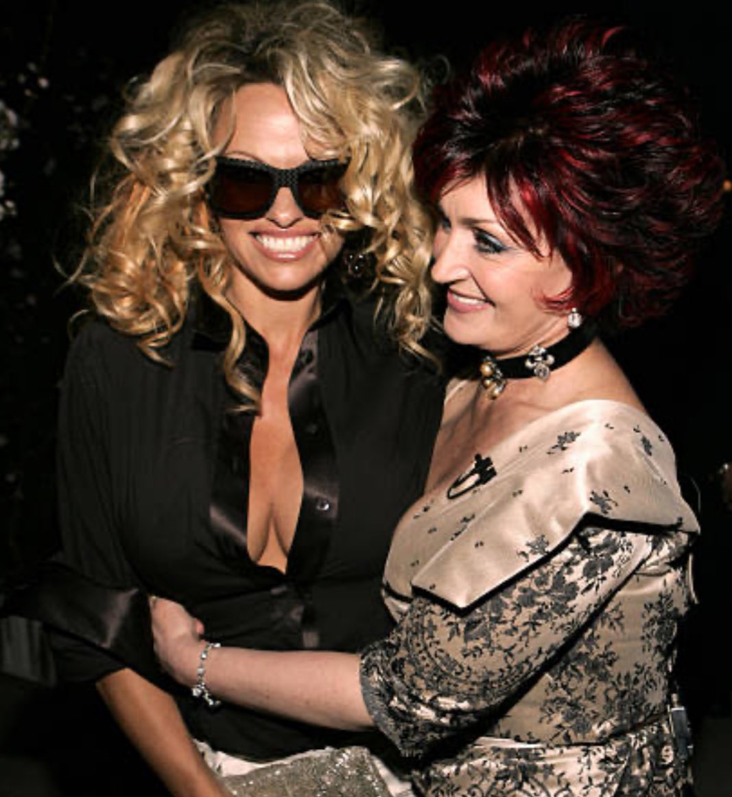 bestofpam's tweet image. RIP king of the darkness, Ozzy you aways be a legend. I sending so much love and strength for the Osbourne family right now
