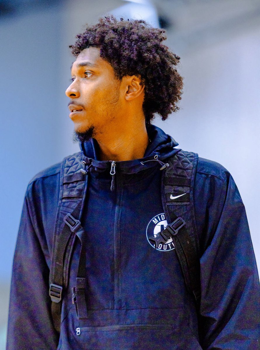 Coach Hogg (@coachbhogg) on Twitter photo We couldn’t do this alone 🙏🏽
Big THANK YOU to our MidPro South coaches for your time, passion, and commitment to pouring into these athletes 💯
It’s about doing it with FAMILY 🤝
🔒 MidPro South Boys Coaches
17U Premier: Brandon Hogg, Tone Thomas 
17U Select: Kendall Edmond We couldn’t do this alone 🙏🏽
Big THANK YOU to our MidPro South coaches for your time, passion, and commitment to pouring into these athletes 💯
It’s about doing it with FAMILY 🤝
🔒 MidPro South Boys Coaches
17U Premier: Brandon Hogg, Tone Thomas 
17U Select: Kendall Edmond