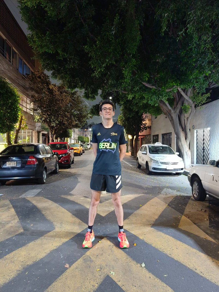 HugoValensi's tweet image. Día 15 🔜🇺🇲 Track Session y el VO² Max sigue subiendo 🔝
Track Session 🤜🤛 Esta playera nos da poderes.
📍 CDMX 🇲🇽
.
.
.
.
STRAVA ↘️
strava.app.link/VfEbvnb6YTb
#running #runner #yoelegicorrer @CanalRunning
