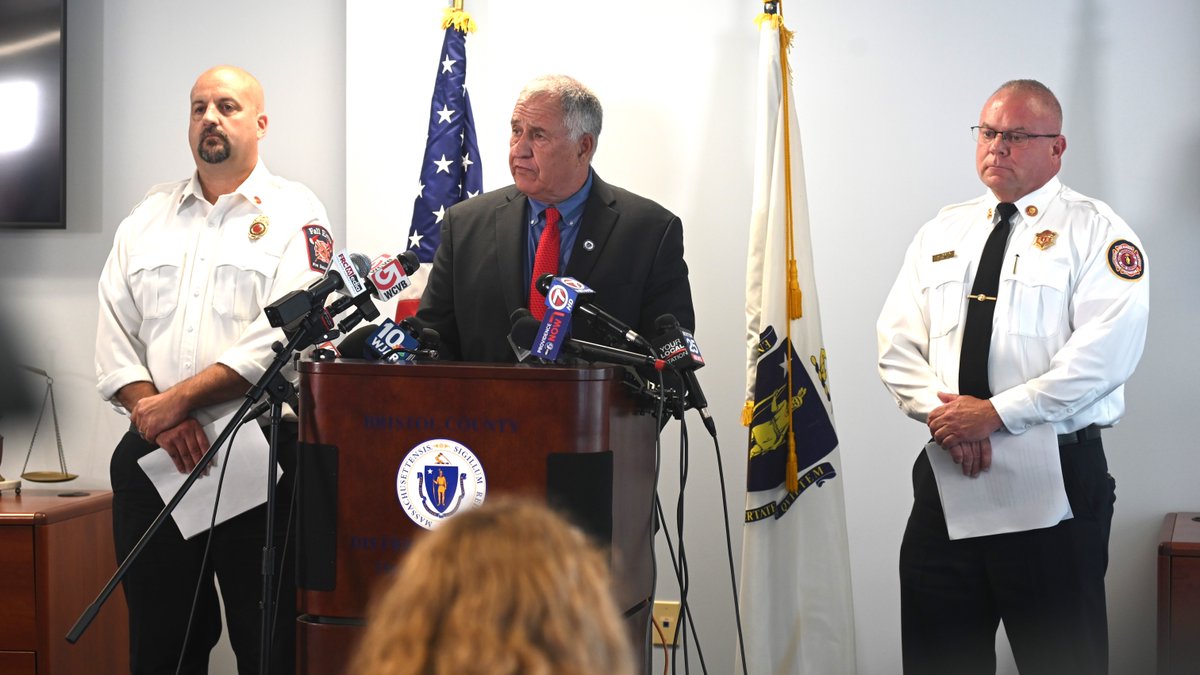 MassDFS's tweet image. .@MassFireMarshal, @BristolDA, and #FallRiverMA FD today announced preliminary findings in the Gabriel House fire. Investigators have identified two potential causes, and they believe medical oxygen played a role. Read more: mass.gov/news/prelimina…