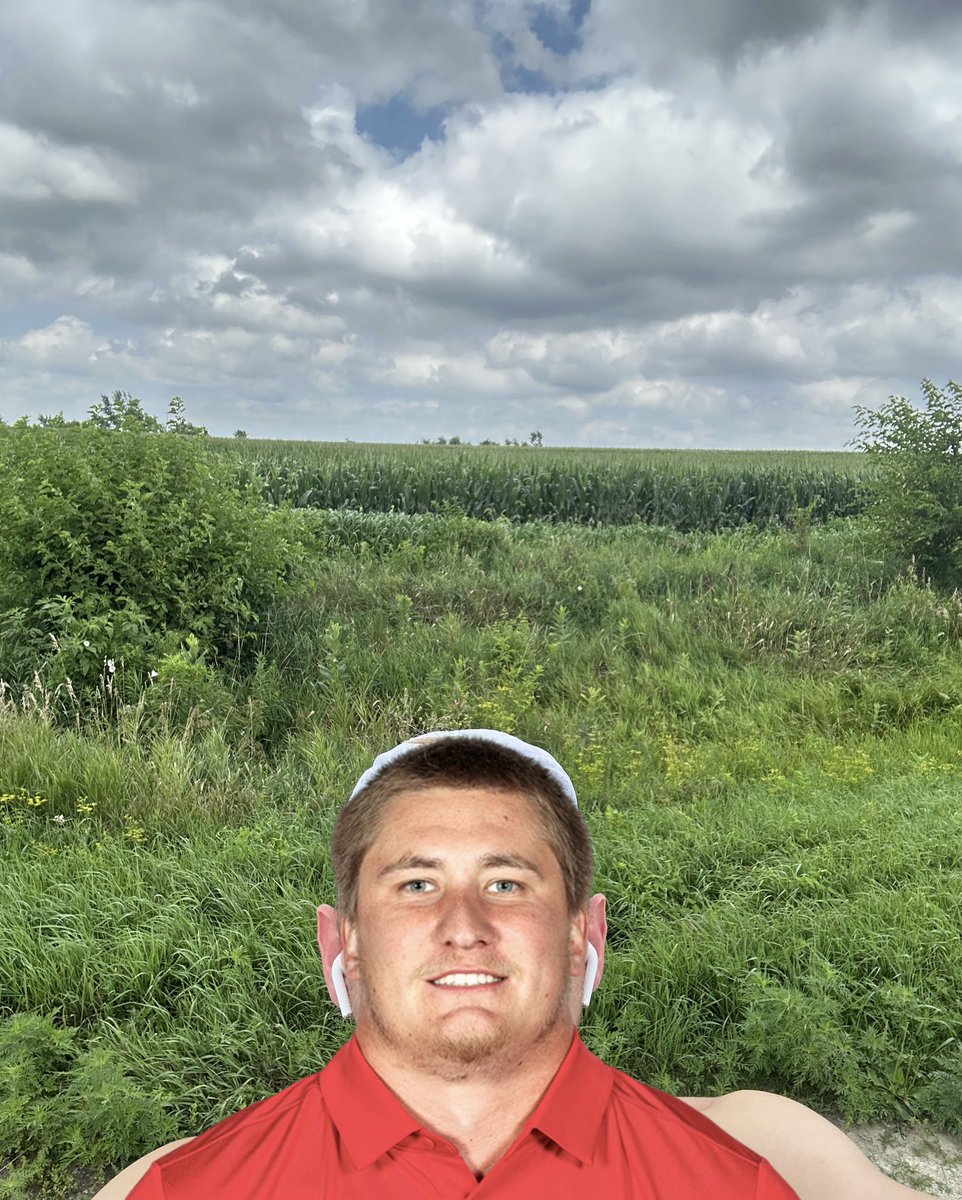 If the corn is out there sweating then so am I! I’m not gonna let it out work me 😤 #OutHitOutHustle