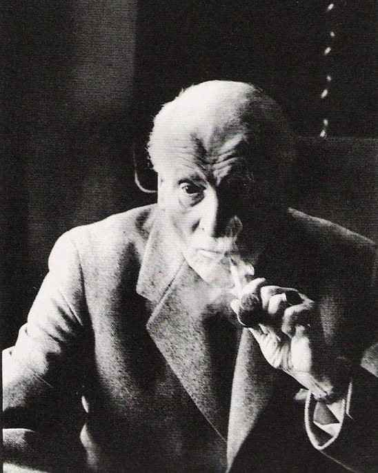 Fparrhesia's tweet image. Yaşanmamış bir hayat, insanı mahvedebilecek denli şiddetli bir hastalıktır.
— Carl Gustav Jung
