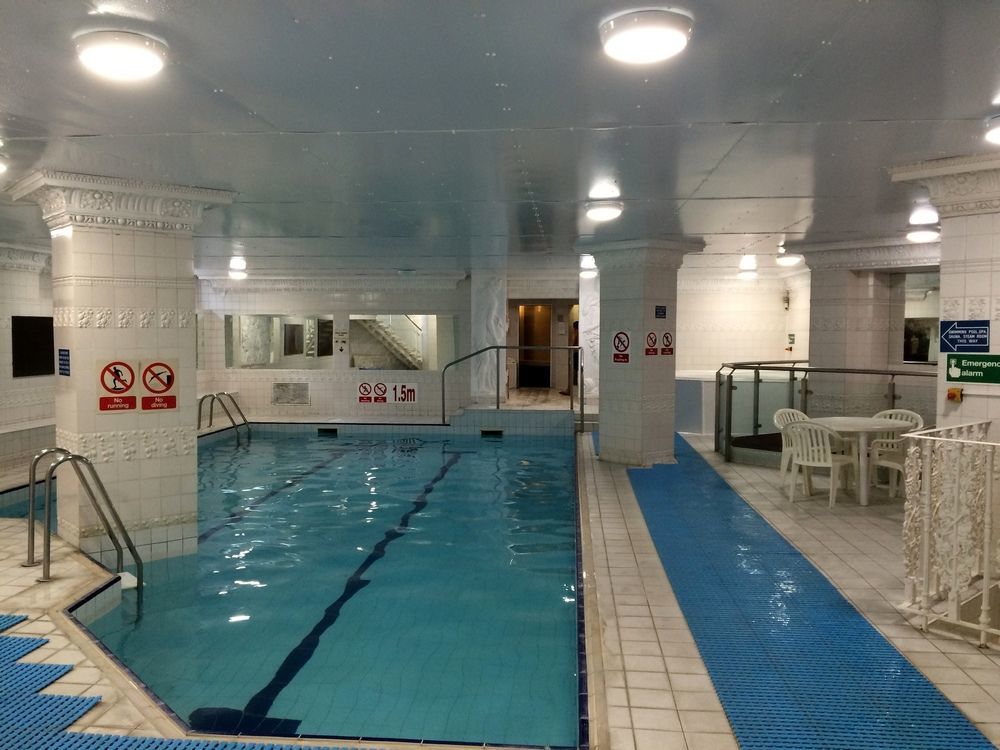 Brunte84's tweet image. 🚨 Migrants are being MOVED from the Bell Hotel in EPPING into the luxury 5 star Britannia Hotel
An estimated 5000 British people are homeless in London alone, yet if you come here illegally you get all inclusive 😒
