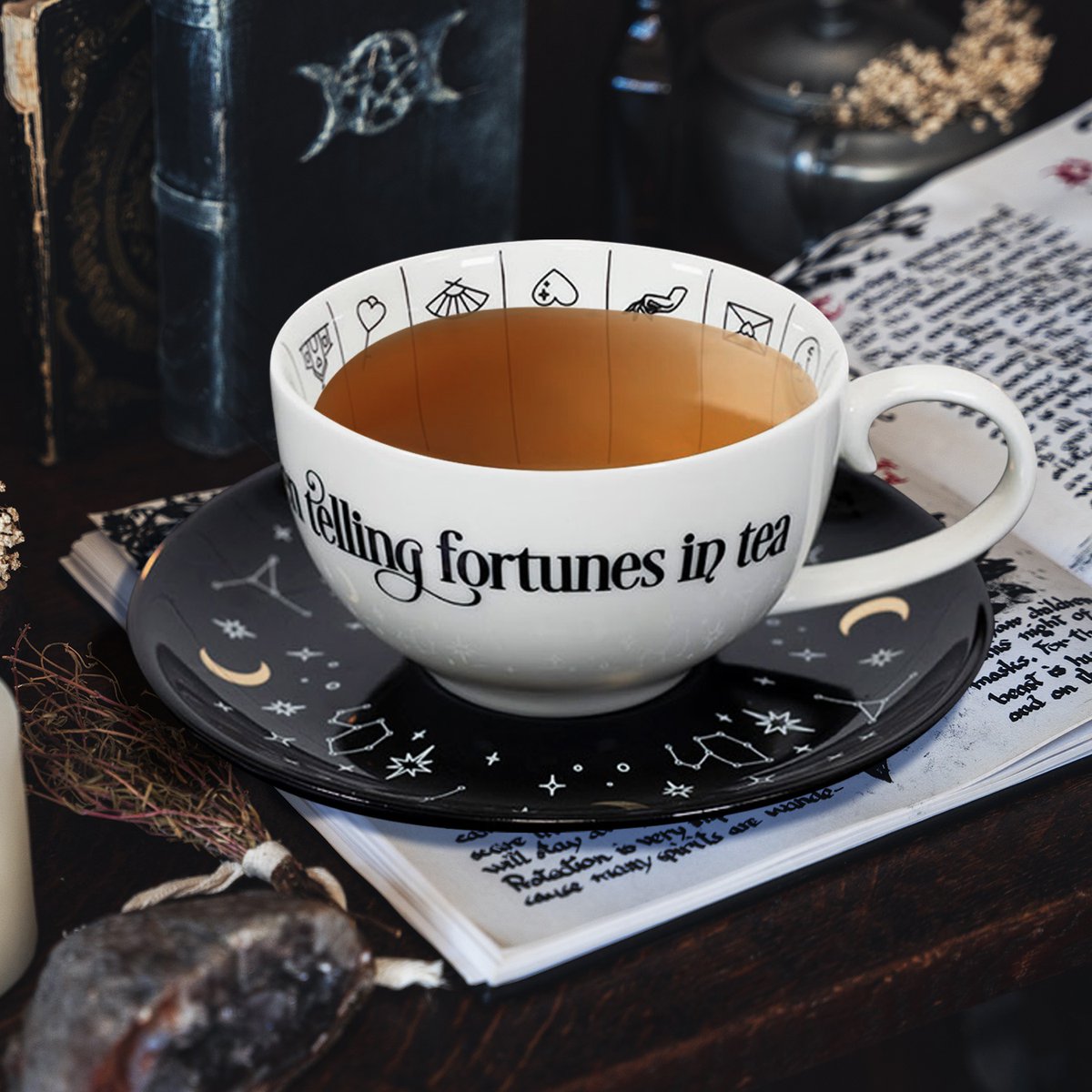 Stands's tweet image. Do you like your merch hot and spooky? Use the code SUMMERWEEN in our Haunted Happenings collection and receive 10% off your order now through Friday! shopstands.com/collections/ha…