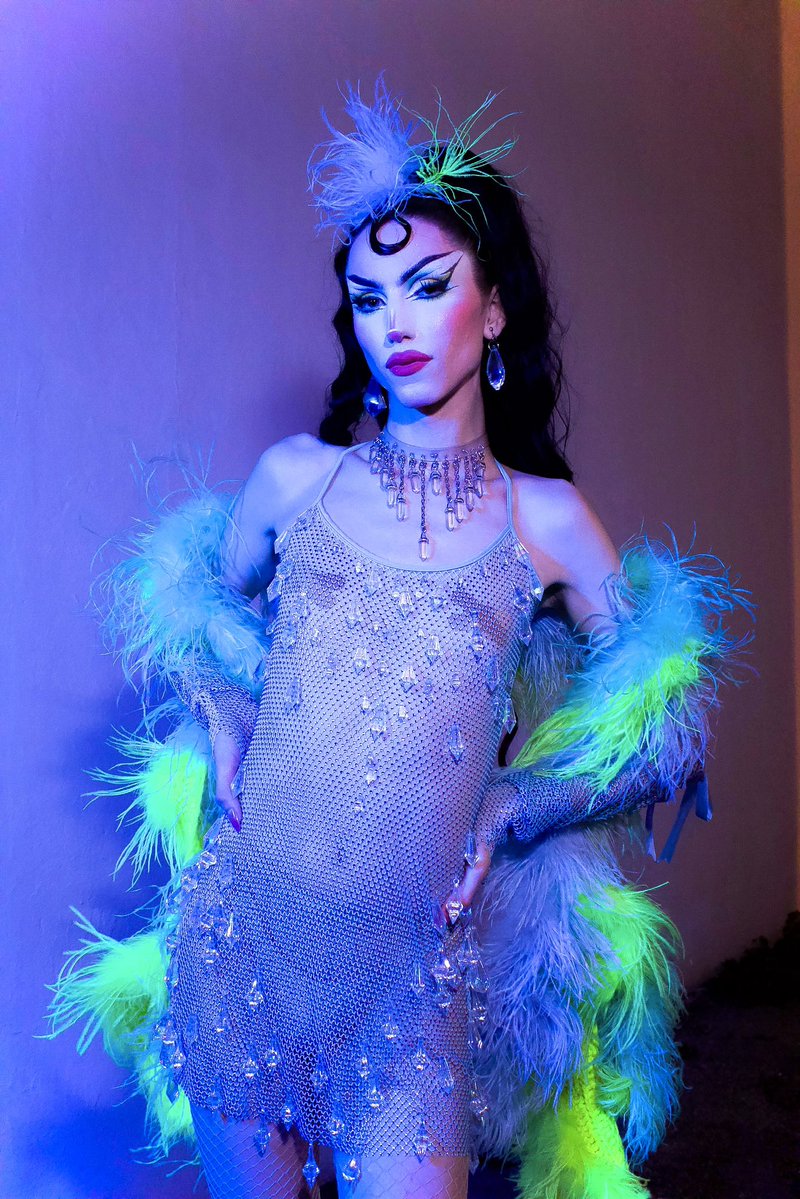 iris_velvet's tweet image. Some pics from my birthday show 🤓