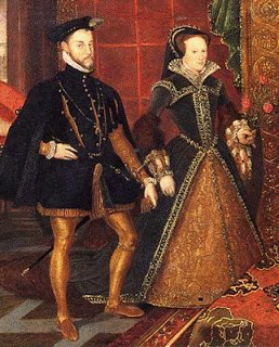 history_past's tweet image. #OTD 25 July 1554

#MaryTudor, 38 married 27yr old Philip of Spain at  @WinchesterCath3 
Initially she was welcomed by her subjects, but this unpopular marriage caused unrest, led by #ThomasWyatt in which even #ElizabethI was implicated

Mary was clearly smitten, Philip was not!