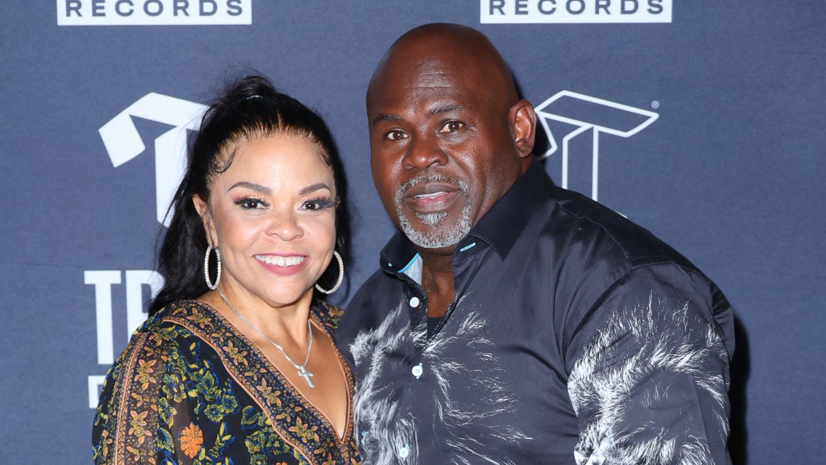 TheShadeRoom's tweet image. David and Tamela Mann open up about their 37-year marriage amid divorce rumors. WATCH: theshaderoom.com/david-tamela-m…