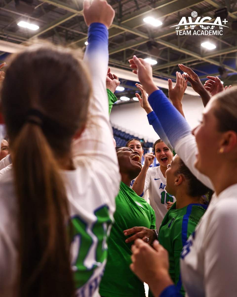 𝘾𝙤𝙣𝙨𝙞𝙨𝙩𝙚𝙣𝙩 𝙤𝙣 𝙖𝙣𝙙 𝙤𝙛𝙛 𝙩𝙝𝙚 𝙘𝙤𝙪𝙧𝙩

Third consecutive season earning the AVCA Team Academic Award📚

#goargos