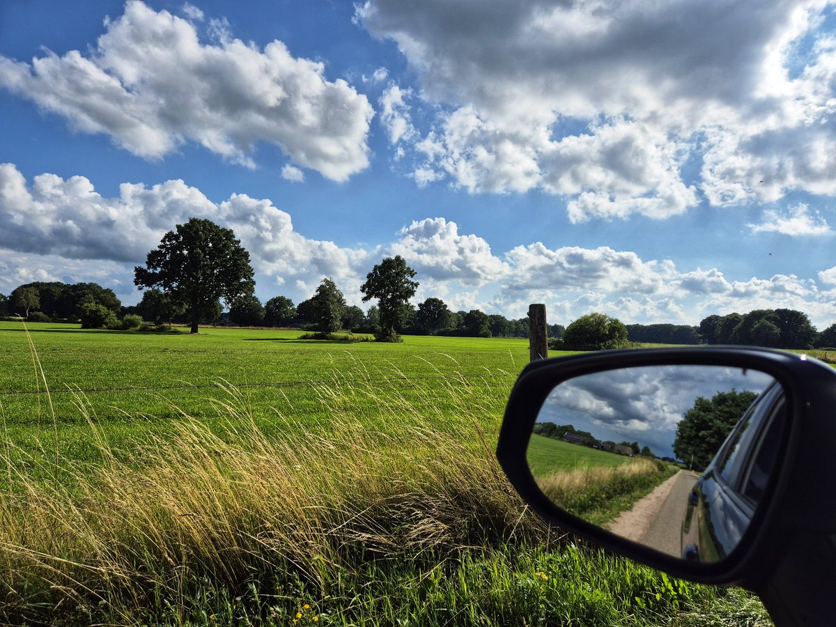 Solo 
Surveillance, 
kluiscontroles gedaan, 
Twee adressen mbt dierenwelzijn bezocht. Daar was helaas niemand thuis, 
Schriftelijk werk...daar ga ik morgen verder mee😅
Voor nu einde dienst en wens ik jullie nog een fijne avond en tot morgen 👮🏼‍♀️👋🏼 
#politie 💙 #Deventer
