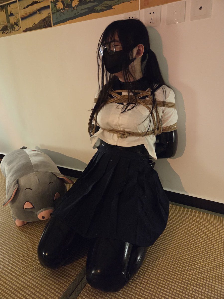 非常感谢不远千里来陪我练绳的搭子
💃<a href="/Yuki_Nyaaaa/">雪夜喵</a>