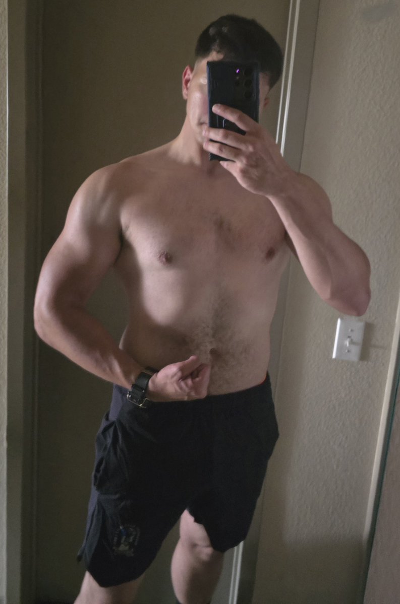 mhonseu's tweet image. Pretty happy seeing where I'm at right now, but the grind never stops 💖💪