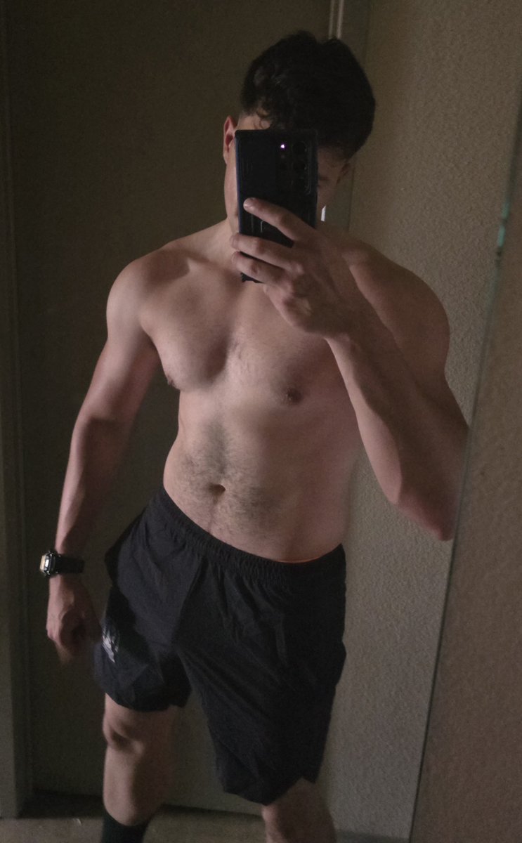 mhonseu's tweet image. Pretty happy seeing where I'm at right now, but the grind never stops 💖💪