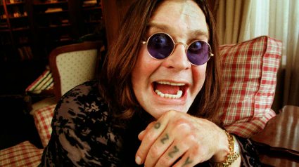 Doub1eHelix's tweet image. Ozzy Osbourne has passed away at the age of 76. There will never be another like him. Thoughts with his family. RIP legend🤘🦇