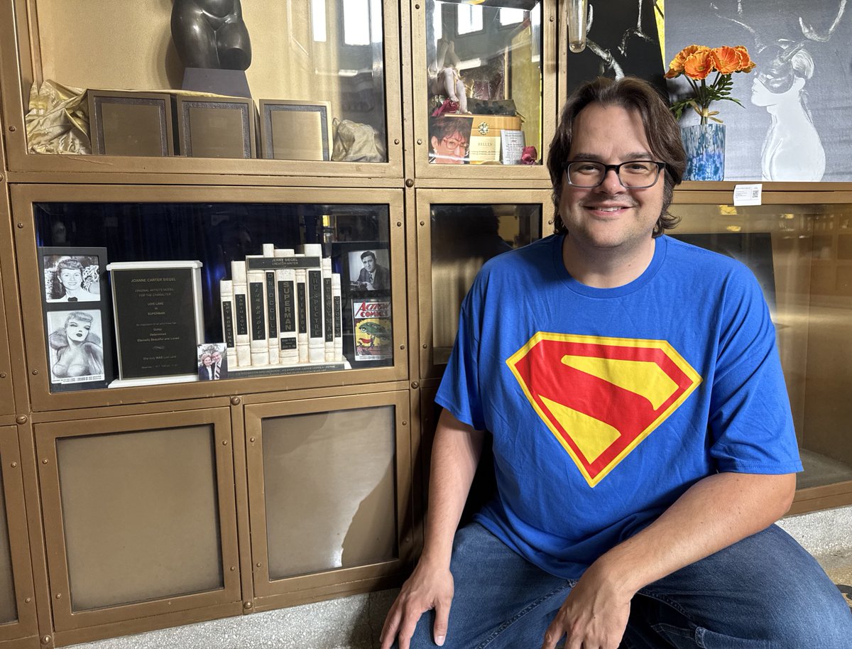 CBCCPodcast's tweet image. Visiting with Superman co-creator Jerry Siegel & Lois Lane inspiration Joanne Siegel at Hollywood Forever Cemetery.
