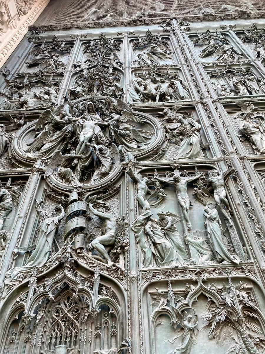 Fascinate_Hist's tweet image. The Duomo di Milano took nearly 600 years to complete ... proof that masterpieces aren't rushed.