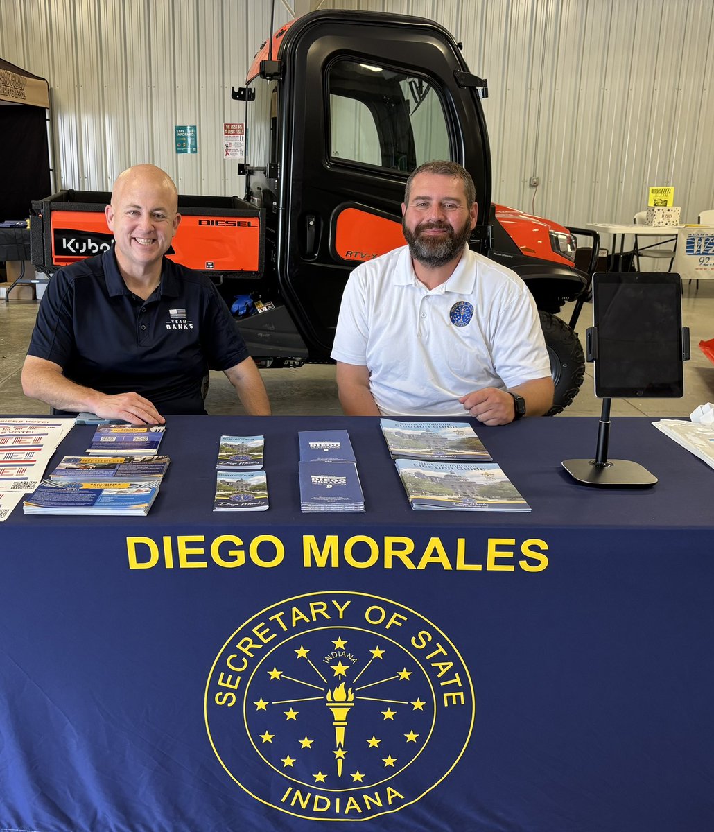 smjustus's tweet image. Met up with @BrSeifert with @SOSDiegoMorales office as I connected with him while representing @SenatorBanks at another county fair!