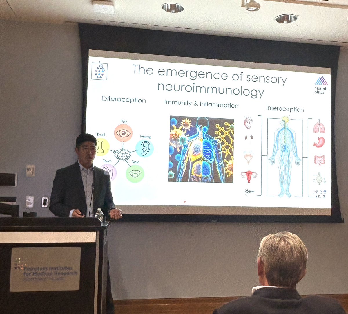 changsbrain's tweet photo. Great to have a visit from Dr Brian Kim @itchdoctor, who is a leader in neuroimmune interactions. Excited to see more work on the role of peripheral sensory neurons that innervate different organ sites, and their importance in different diseases! #DRGs #vagusnerve #Motifs https://t.co/yCm7OPEFxY