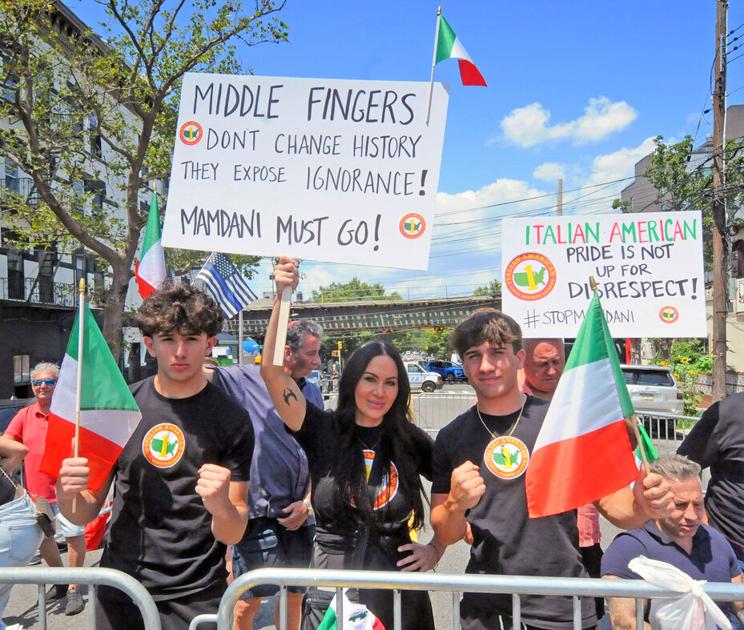 QueensChronicle's tweet image. Protest and counterprotest in Astoria, over Assemblyman Zohran Mamdani, the mayoralty, Christopher Columbus and Italian Americans.
Italians rally to give Mamdani the boot bit.ly/3H2X7Nk