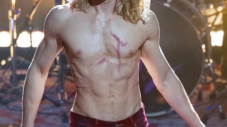 thisredwine's tweet image. i'm trying to tweet this in a way that isn't objectifying and failing miserably but here are all of lestat's scars that we've seen so far