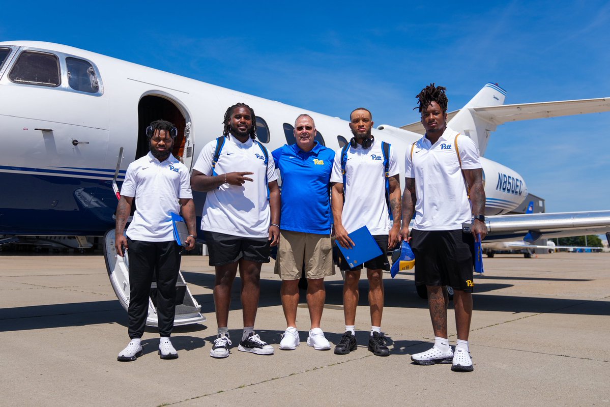 Pitt_FB's tweet image. See you soon, Charlotte ✈️
@fastboidez
@LyndonCooper5
@JavonMcIntyre2
@K_009r
#ACCKickoff | #H2P