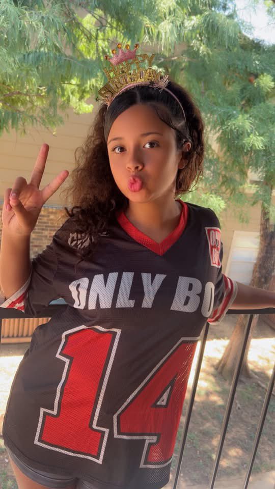 IAMJADEJACKSON's tweet image. Happy birthday to my niece 🎂🎉 I can’t believe she’s 12 now 🥰