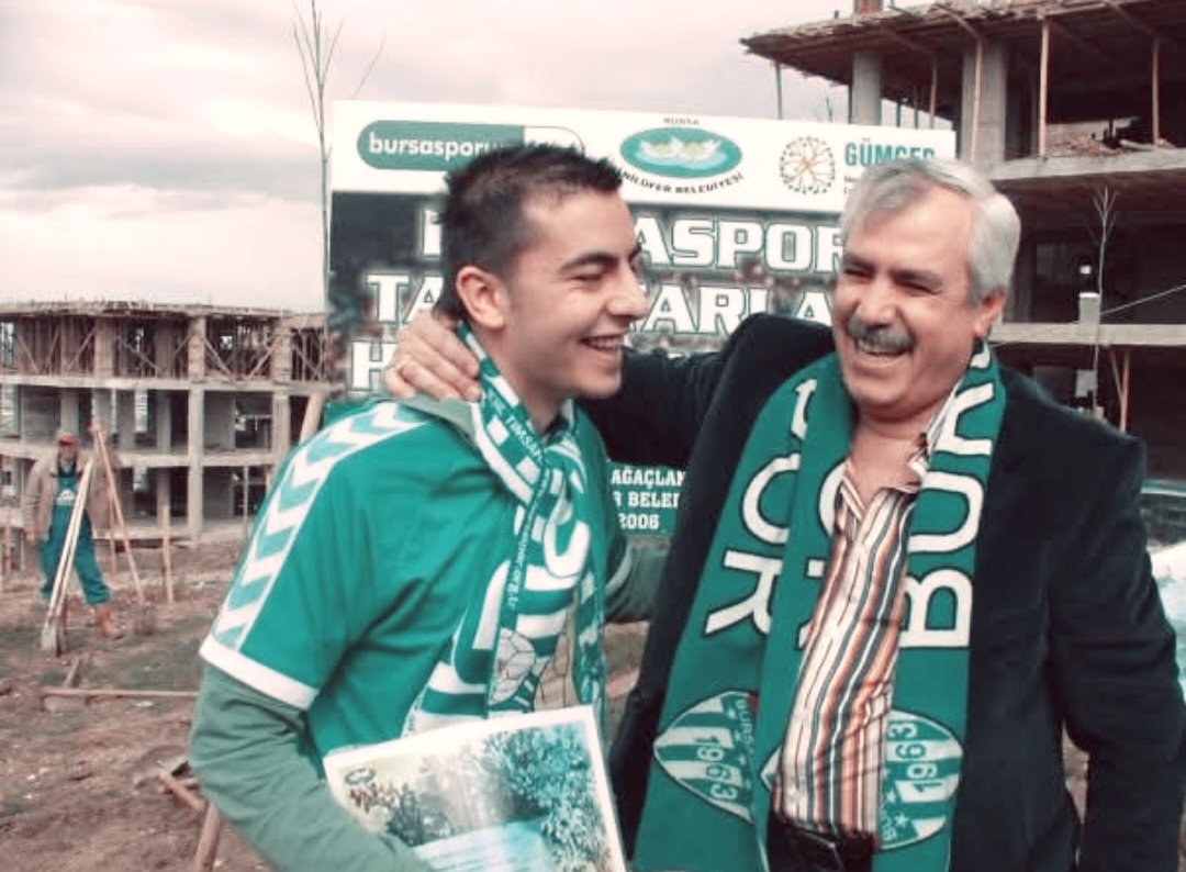 Bundan 17 yıl önce; Bjk Nilüfer'de Hatıra ormanı yapmıştı. Ben de sizin makamınıza gelip,bize ya yer verirsiniz ya da orayı yakarız demiştim :)Sizde hemen Üçevlerde yer tahsis edip,adını Bursaspor Hatıra Ormanı yapmıştınız.

Hep vardınız..Aklıma geldi... #BursanınBozbeyiVar