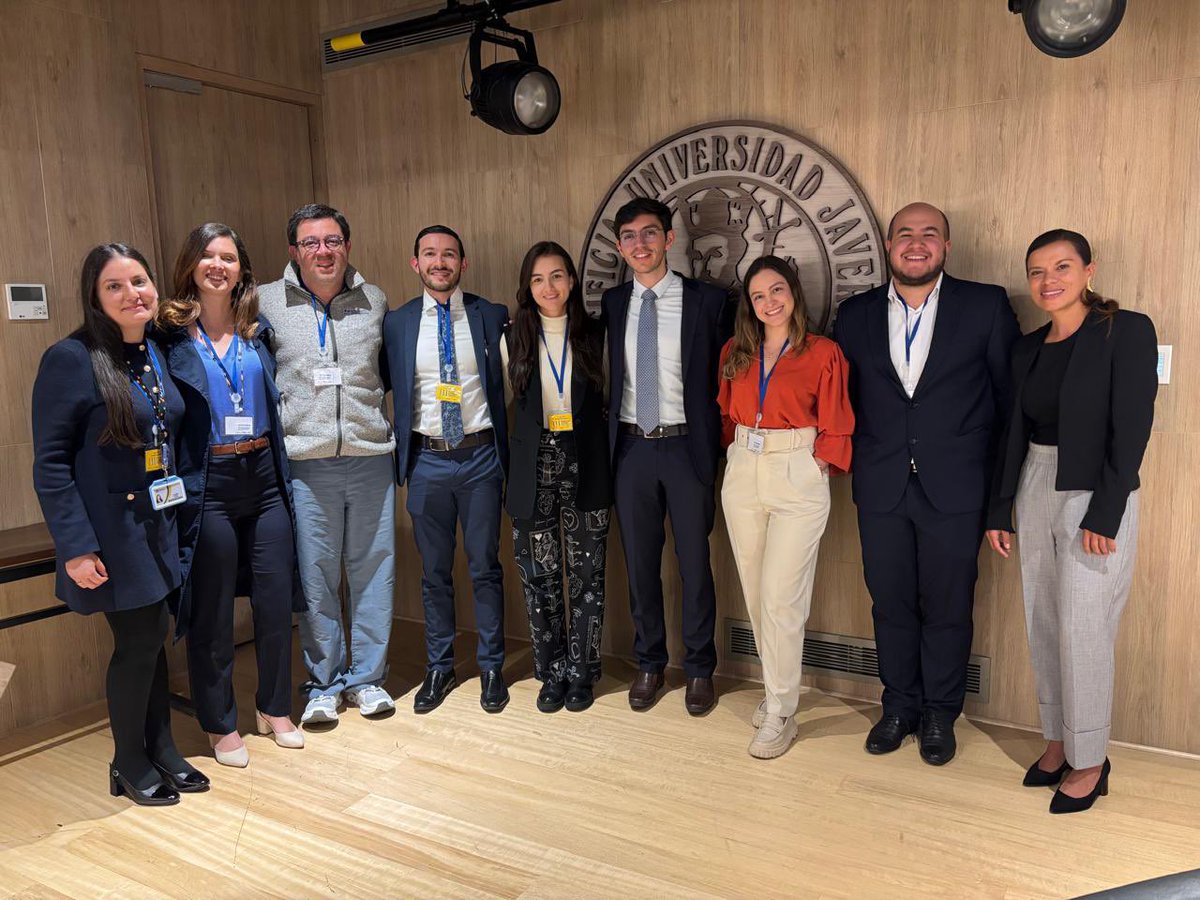 Carlos Rey (@carlosreey) on Twitter photo Presente en el encuentro de posgrados de la <a href="/UniJaveriana/">Pontificia Universidad Javeriana</a>. Con los neojaverianos a especialidades médico-quirúrgicas. Compartiendo experiencias. Cirugía general presente! 🫡 Presente en el encuentro de posgrados de la <a href="/UniJaveriana/">Pontificia Universidad Javeriana</a>. Con los neojaverianos a especialidades médico-quirúrgicas. Compartiendo experiencias. Cirugía general presente! 🫡